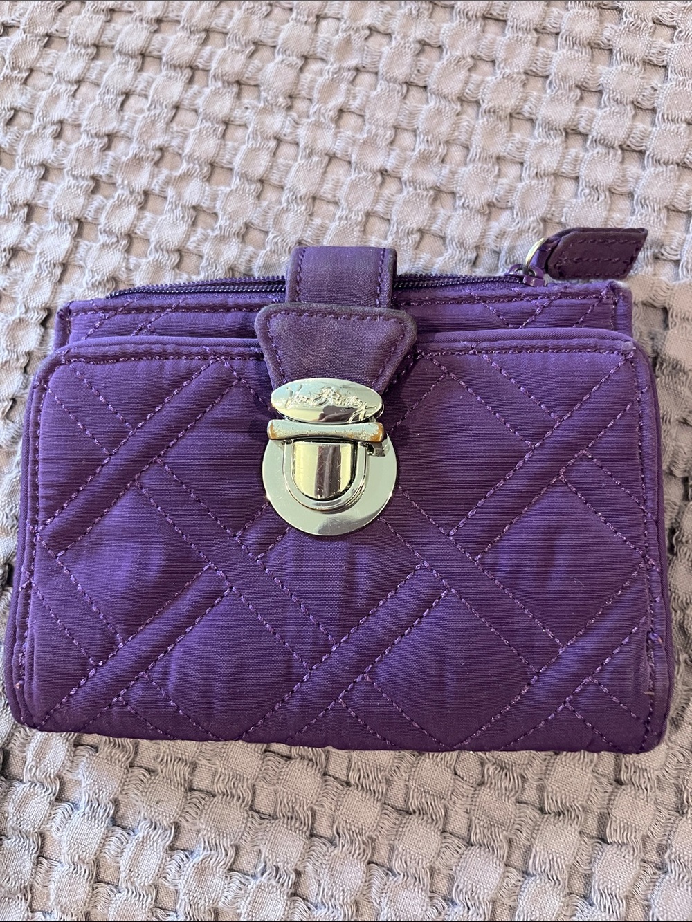 Vera Bradley Purple Turn Lock Wallet Bifold Card Organizer Julep Tulip 2010’s.